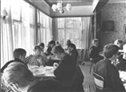 BOSTADSINTERIÖR GRUPPORTRÄTT