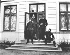 GRUPPORTRÄTT KLÄDER