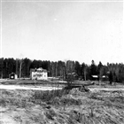 BONDGÅRD BOSTADSHUS UTHUS