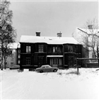 BOSTADSHUS VINTERBILD BIL