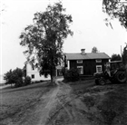 BOSTADSHUS BONDGÅRD JORDBRUKSTRAKTOR