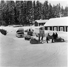 FRILUFTSMUSEUM VINTERBILD FILMINSPELNING SKÅDESPELARE FRILUFTSMUSEUM HÄST