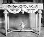 MUSEIFÖREMÅL BORD