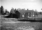 BONDGÅRD BOSTADSHUS UTHUS
