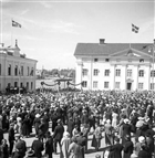 FOLKSAMLING TORG RÅDHUS RÅDHUS