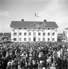 FOLKSAMLING TORG RÅDHUS RÅDHUS