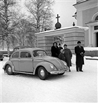 BIL KYRKA MÄNNISKOR