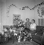 JUBILEUMSFIRANDE KVINNA BLOMMA MAN