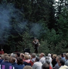 TEATERFÖRESTÄLLNING MÄNNISKOR