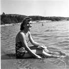KVINNA HAVSBAD