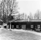 VINTERBILD UTHUS LADUGÅRD