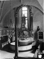 KYRKA KYRKOINTERIÖR ALTARE