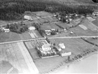 KYRKOGÅRD JORDBRUKSBEBYGGELSE LANDSBYGDSBEBYGGELSE KYRKA