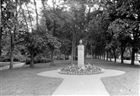 MINNESMÄRKE PARK SKULPTUR