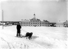 HUND SKOLA MAN VINTERBILD LÄROVERK