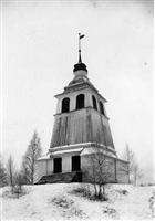 KYRKA VINTERBILD KLOCKSTAPEL