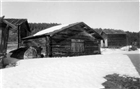 FRILUFTSMUSEUM JORDBRUKSBEBYGGELSE VINTERBILD BONDGÅRD UTHUS