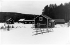 BONDGÅRD BOSTADSHUS VINTERBILD JORDBRUKSBEBYGGELSE