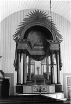 KYRKA KYRKOINTERIÖR ALTARE