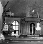 KYRKA KYRKOINTERIÖR PREDIKSTOL ALTARE