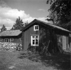 BONDGÅRD BOSTADSHUS UTHUS