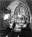 KYRKOINTERIÖR PREDIKSTOL ALTARE KYRKA