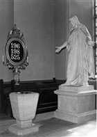 DOPFUNT NUMMERTAVLA KYRKOSKULPTUR KYRKA