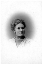 KVINNA PORTRÄTT